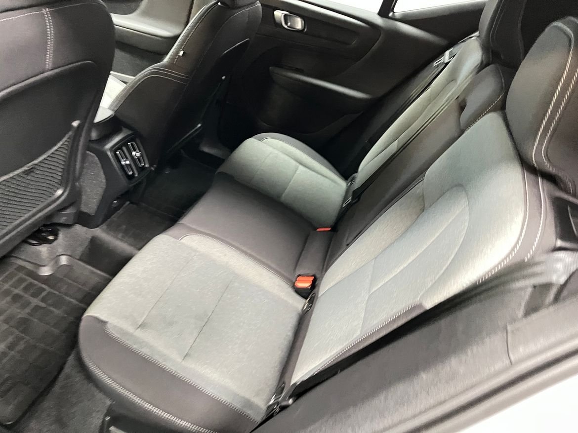 Volvo XC40 B3 FWD Bensin Plus Dark 2025, kuva 5/10