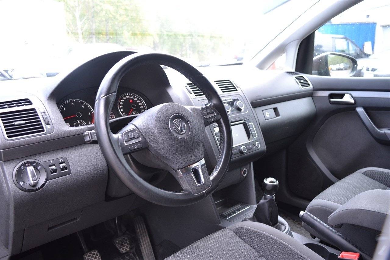 Volkswagen Touran 2011, bild 7/10
