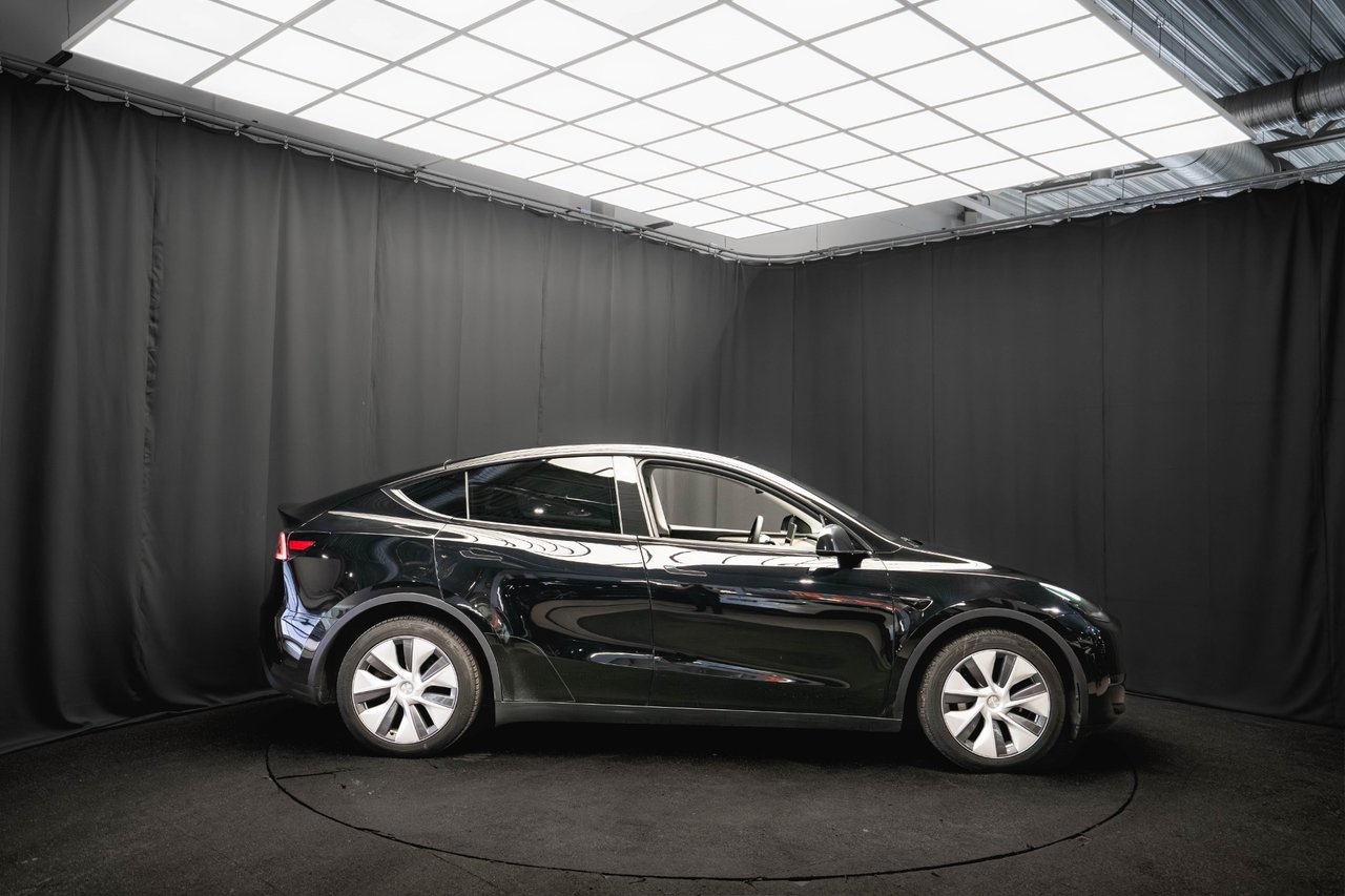 Tesla Model Y 2023, bild 6/10