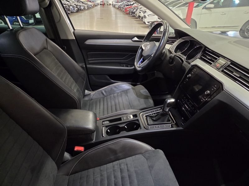 Volkswagen Passat 2021, bild 4/10