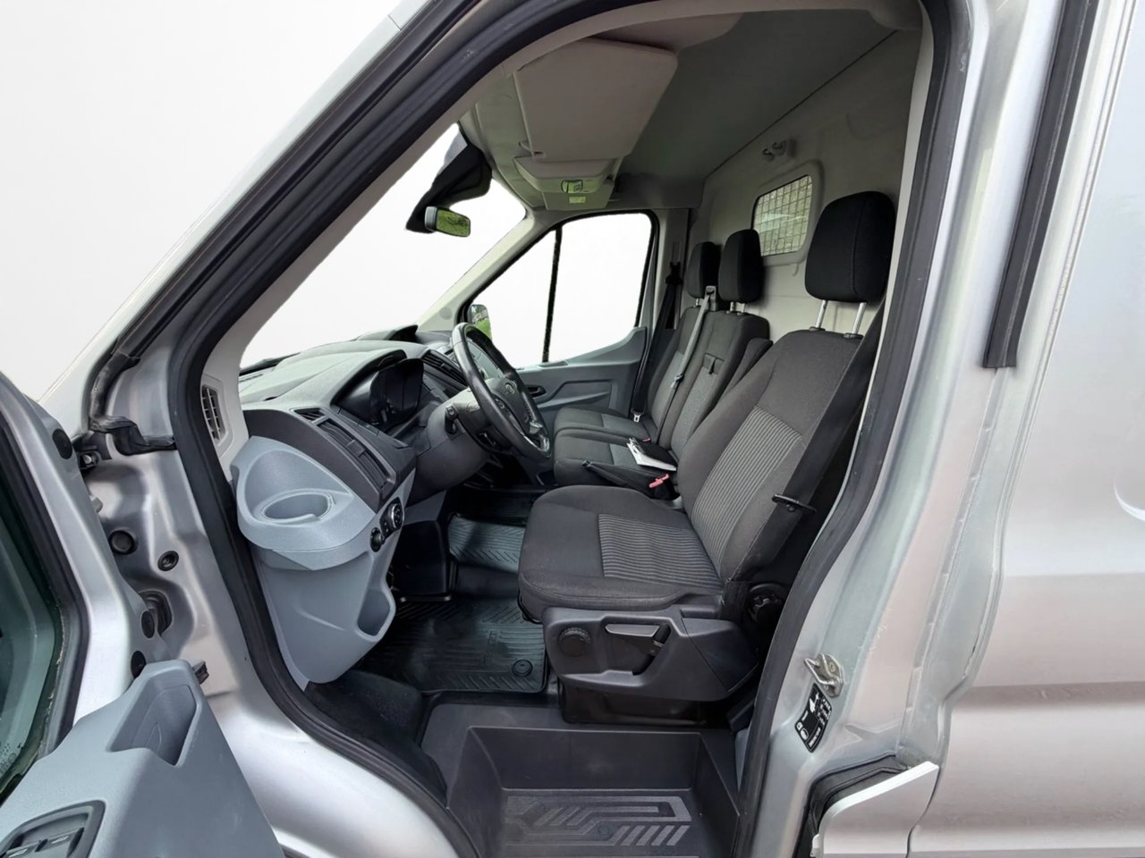Ford Transit 350 2.2 TDCi Dragkrok 2015, bild 6/10