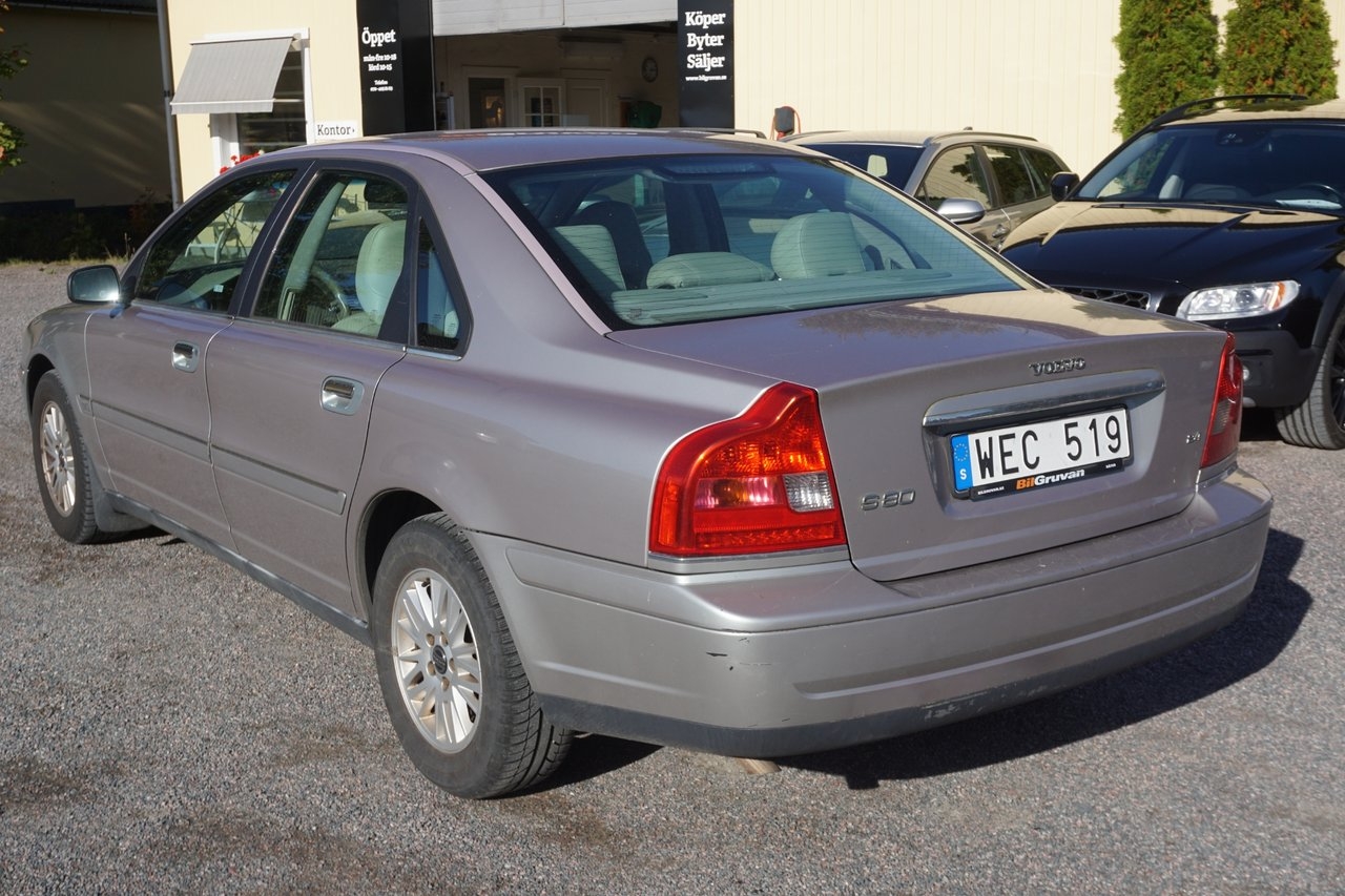 Volvo S80 2.4 Kinetic 13400 2005, bild 2/7
