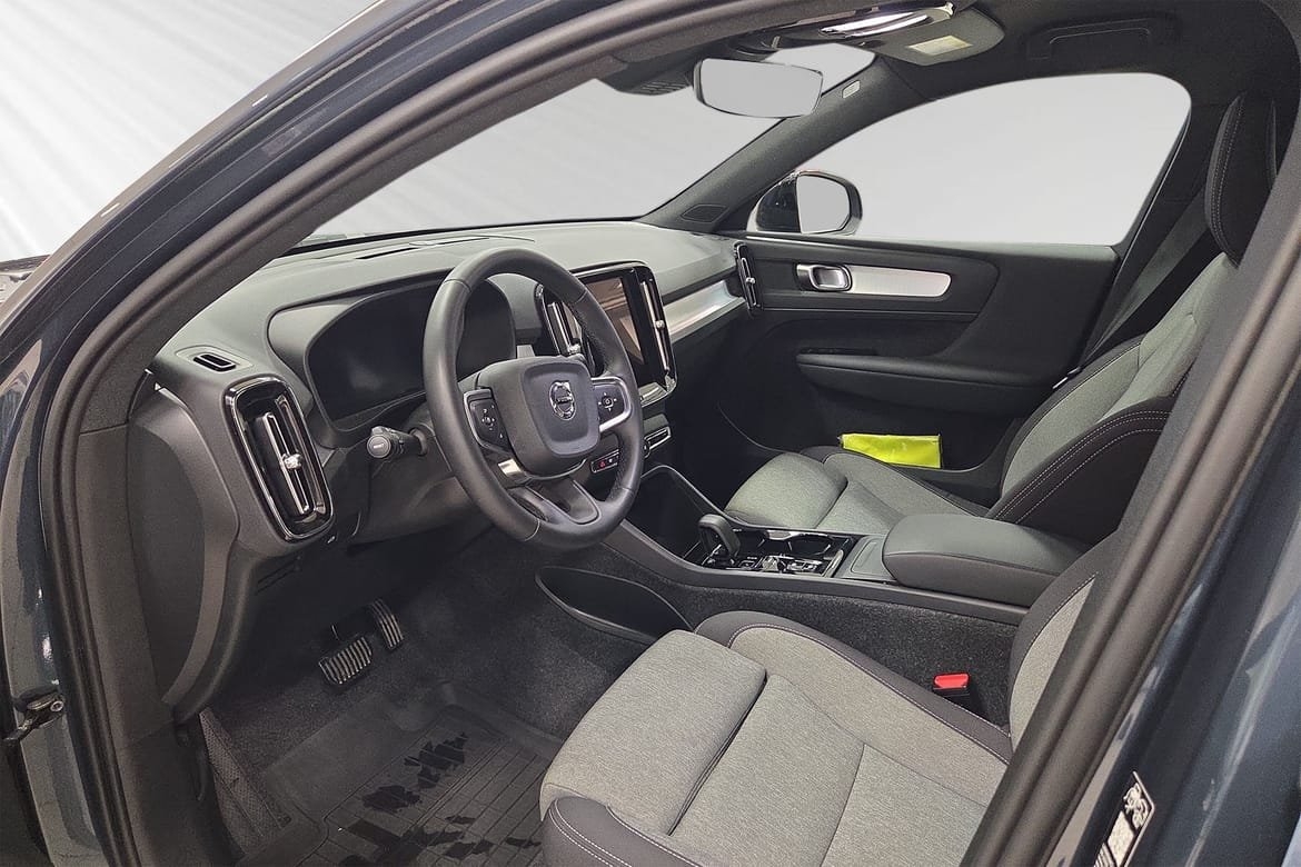 Volvo XC40 B4 FWD Bensin Plus Dark 2026, bild 7/10