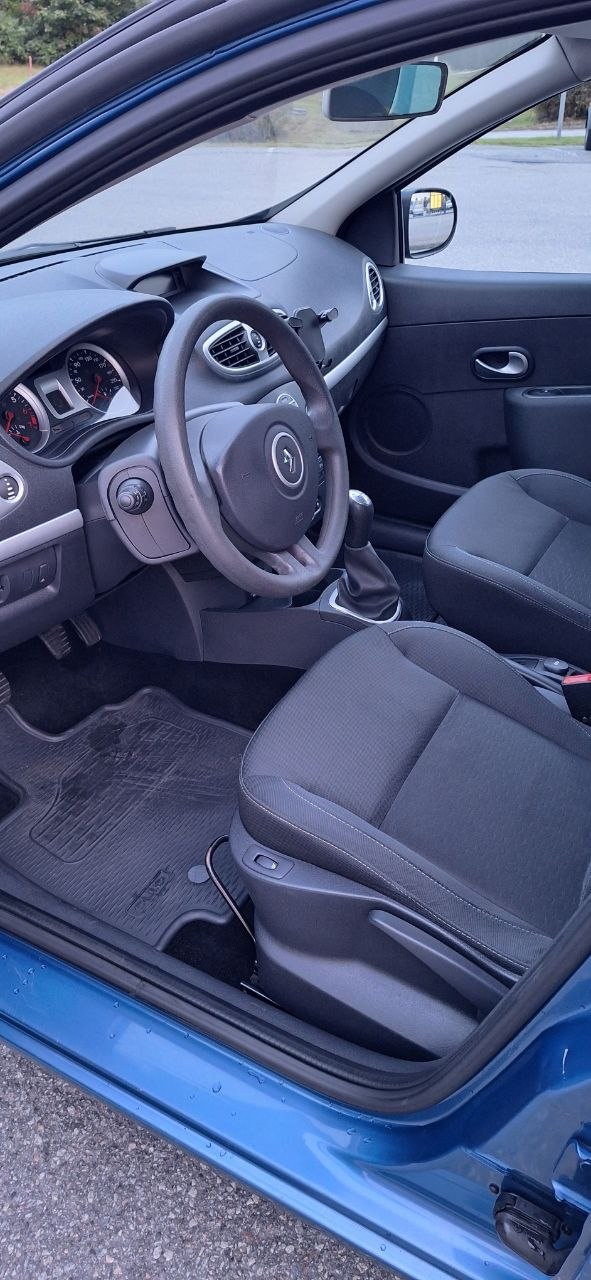 Renault Clio 2010, photo 7/10