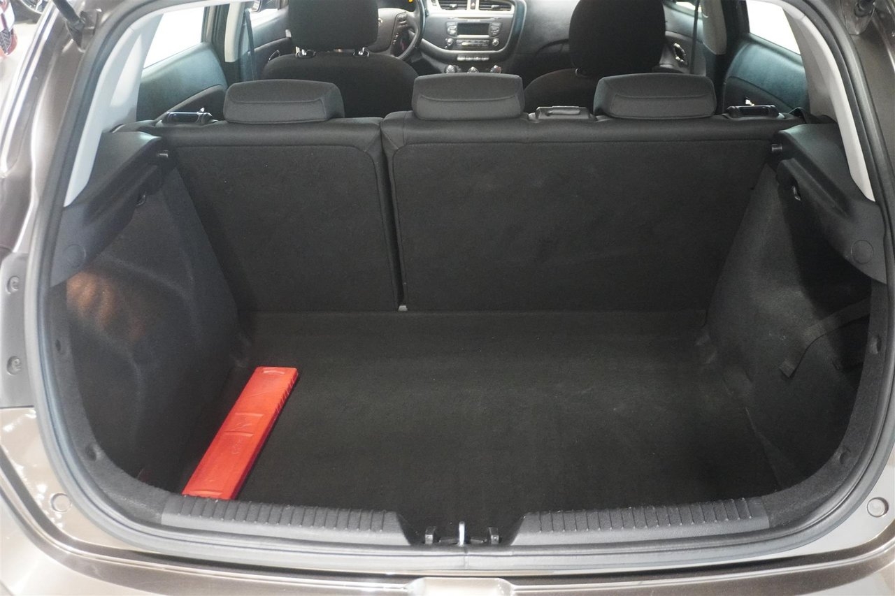 Kia Ceed 2013, photo 5/10