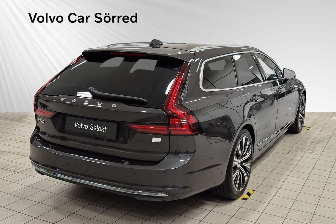 Volvo V90 2022, photo 5/10
