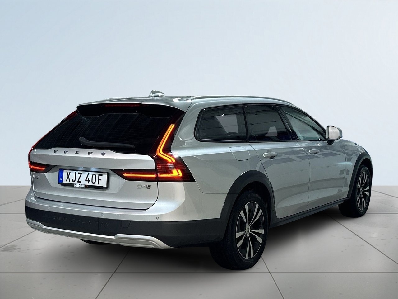 Volvo V90 Cross Country 2021, photo 6/10