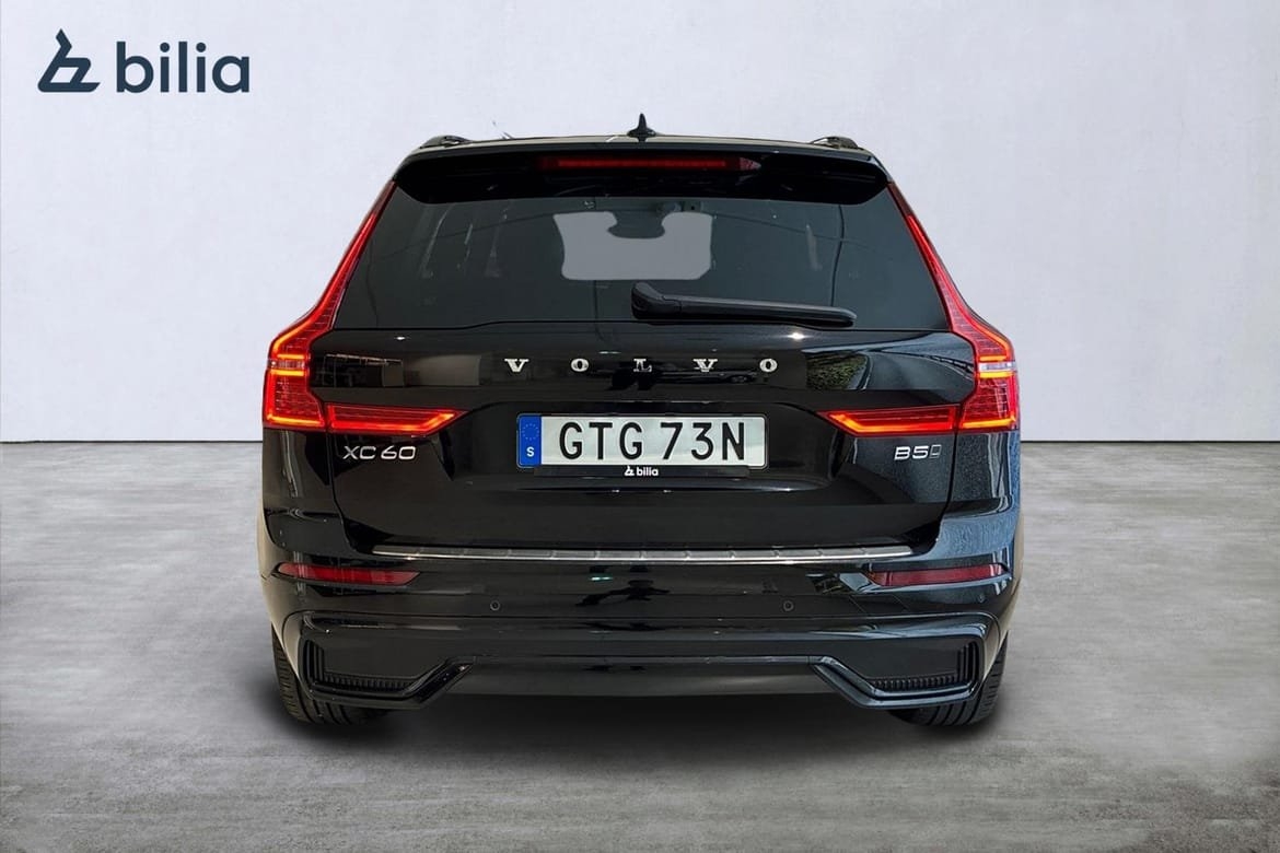 Volvo XC60 B5 AWD Bensin Plus Dark 2023, bild 5/10