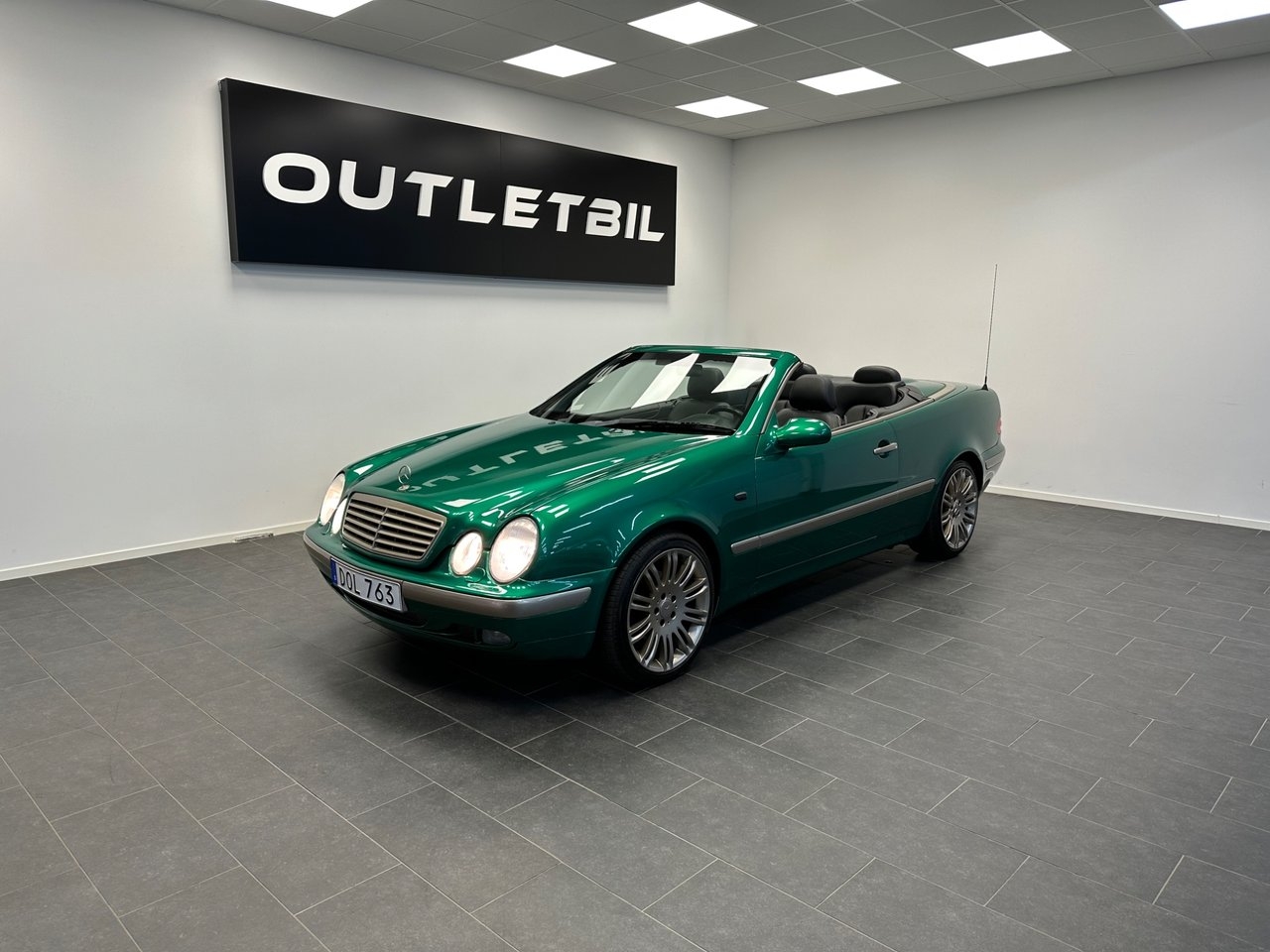 Mercedes-Benz CLK 200 Cabriolet 1999, photo 2/10