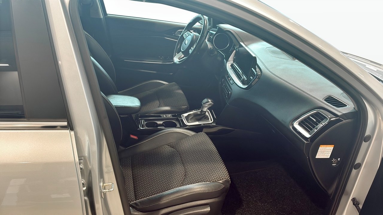 Kia Ceed Sportswagon Plug-in Hybrid 2021, bild 3/9