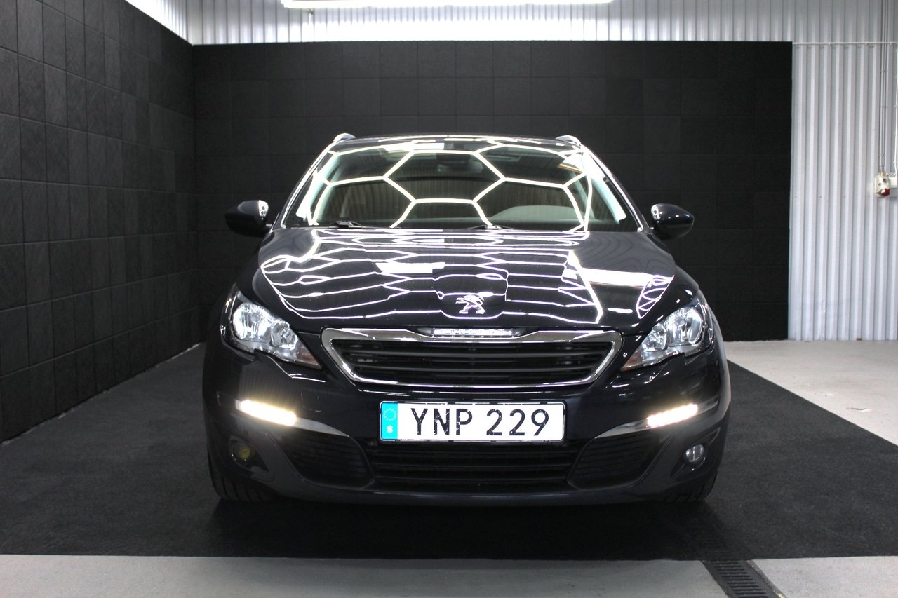Peugeot 308 SW 1.2 PureTech 110 Style 2017, bild 2/10