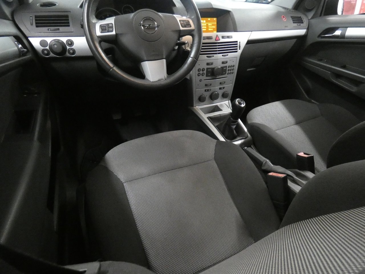 Opel Astra Caravan 1.6 ECOTEC/NYBES 2009, bild 7/10