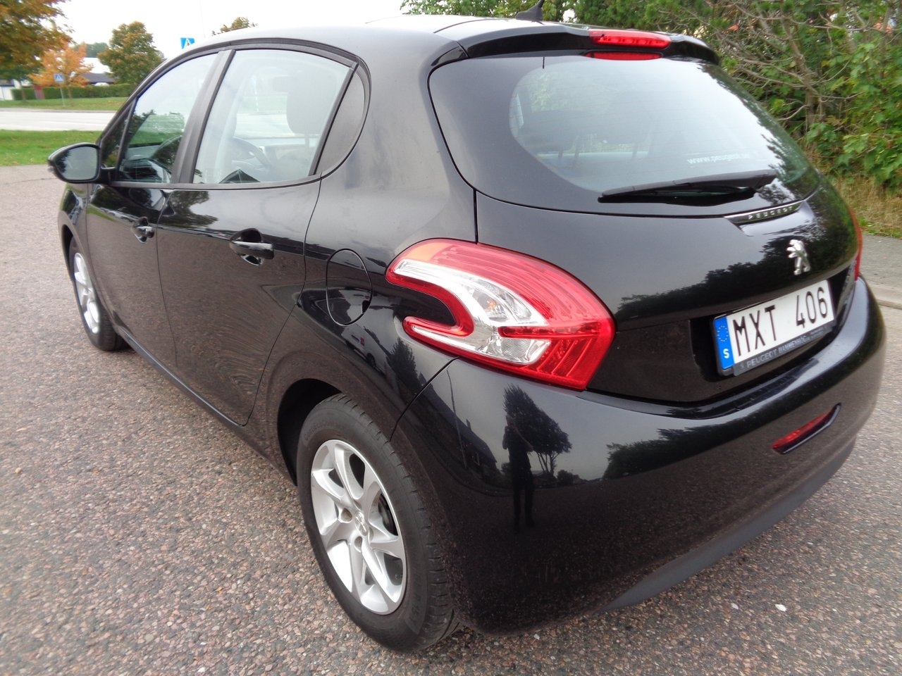 Peugeot 208 5-dr 1.2 VTi 2013, kuva 3/10