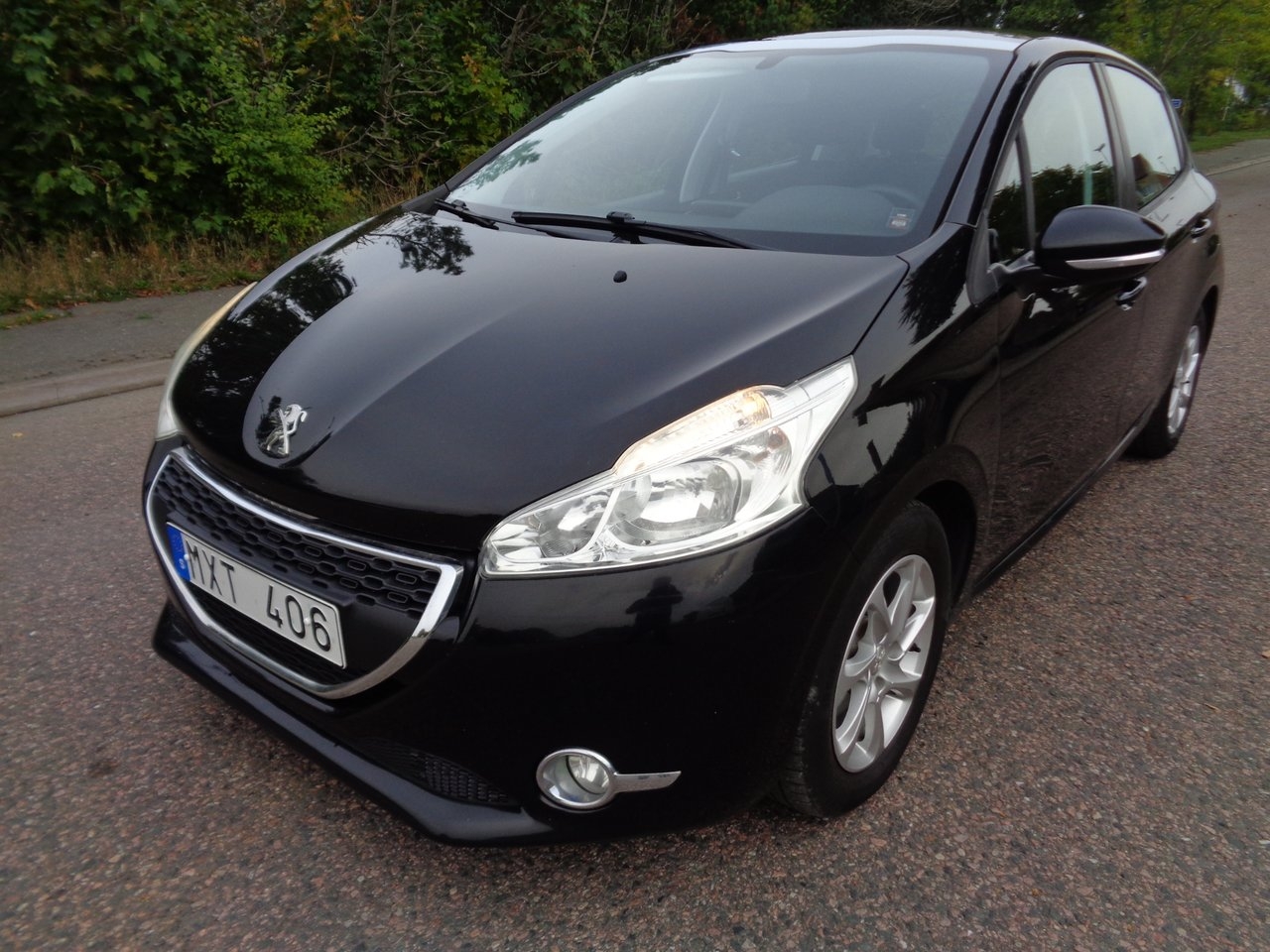 Peugeot 208 5-dr 1.2 VTi 2013, kuva 2/10