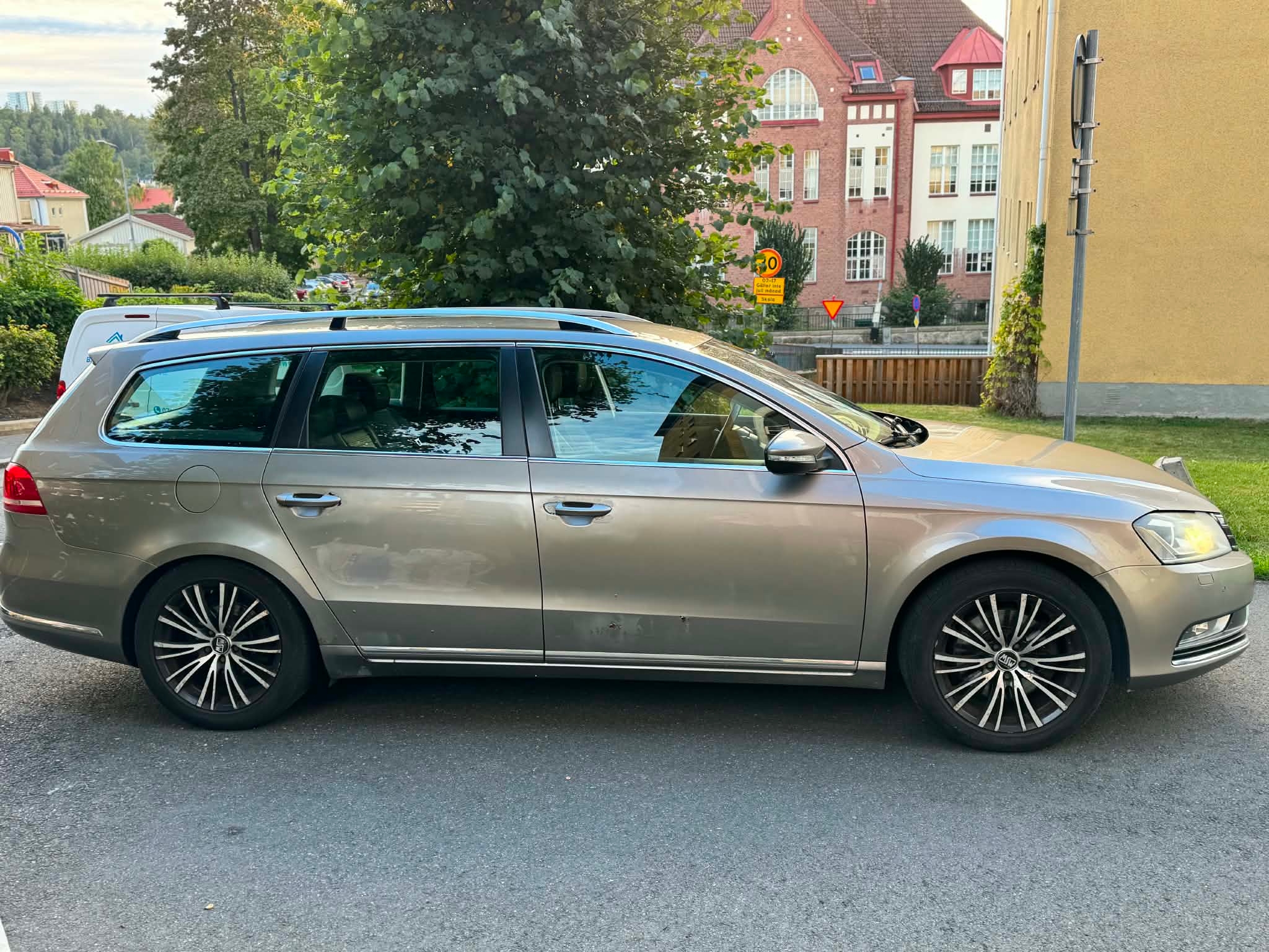 Volkswagen Passat 2012, bild 2/6