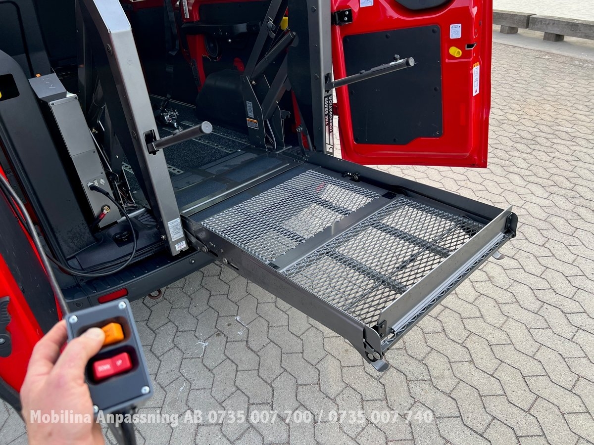 Ford Tourneo Custom 2017, bild 2/10