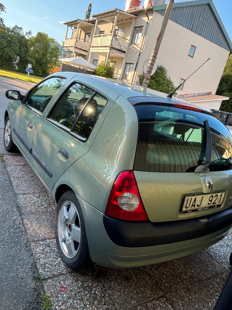 Renault Clio 2003, photo 2/4