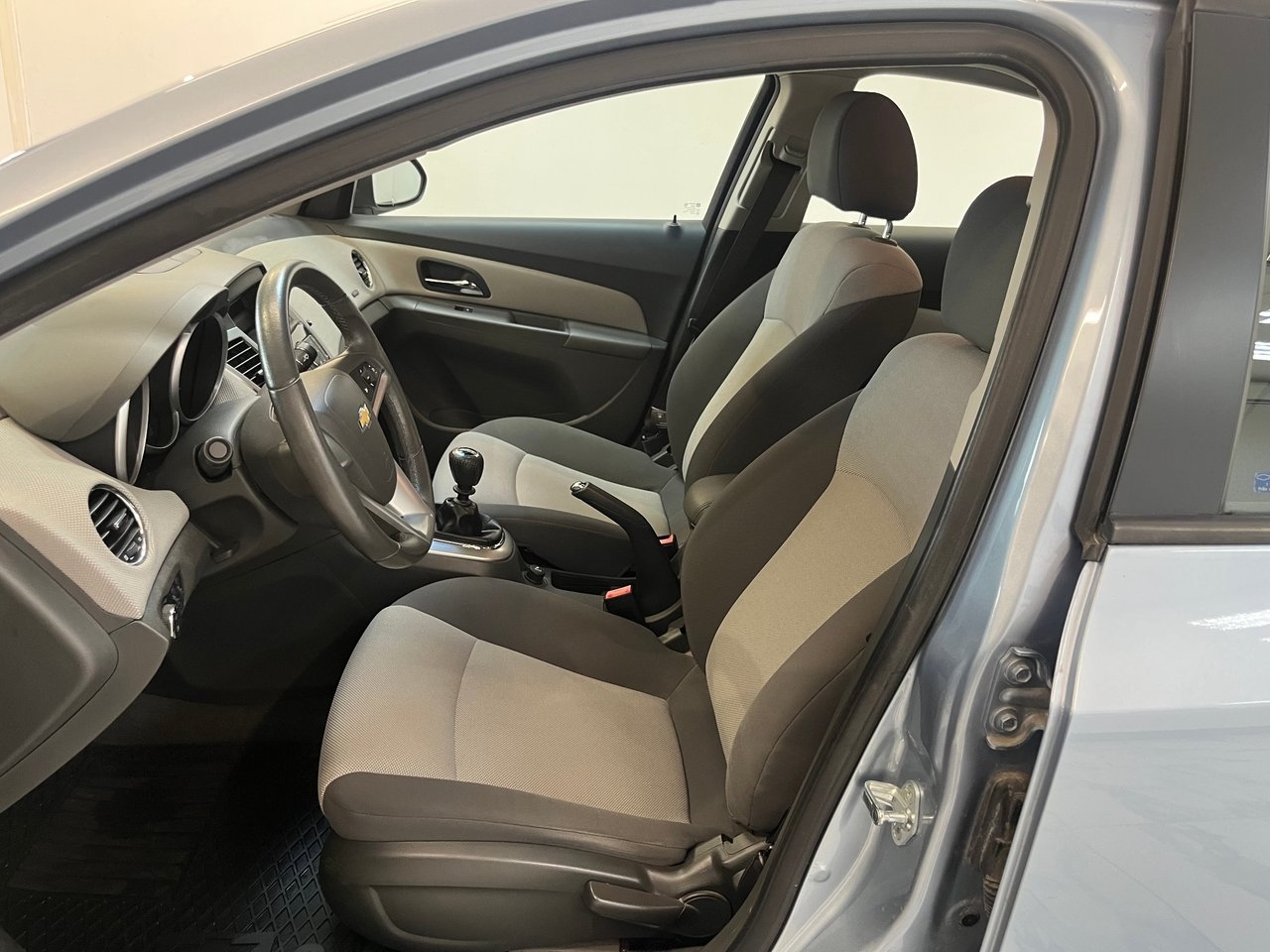 Chevrolet Cruze 2010, bild 7/10