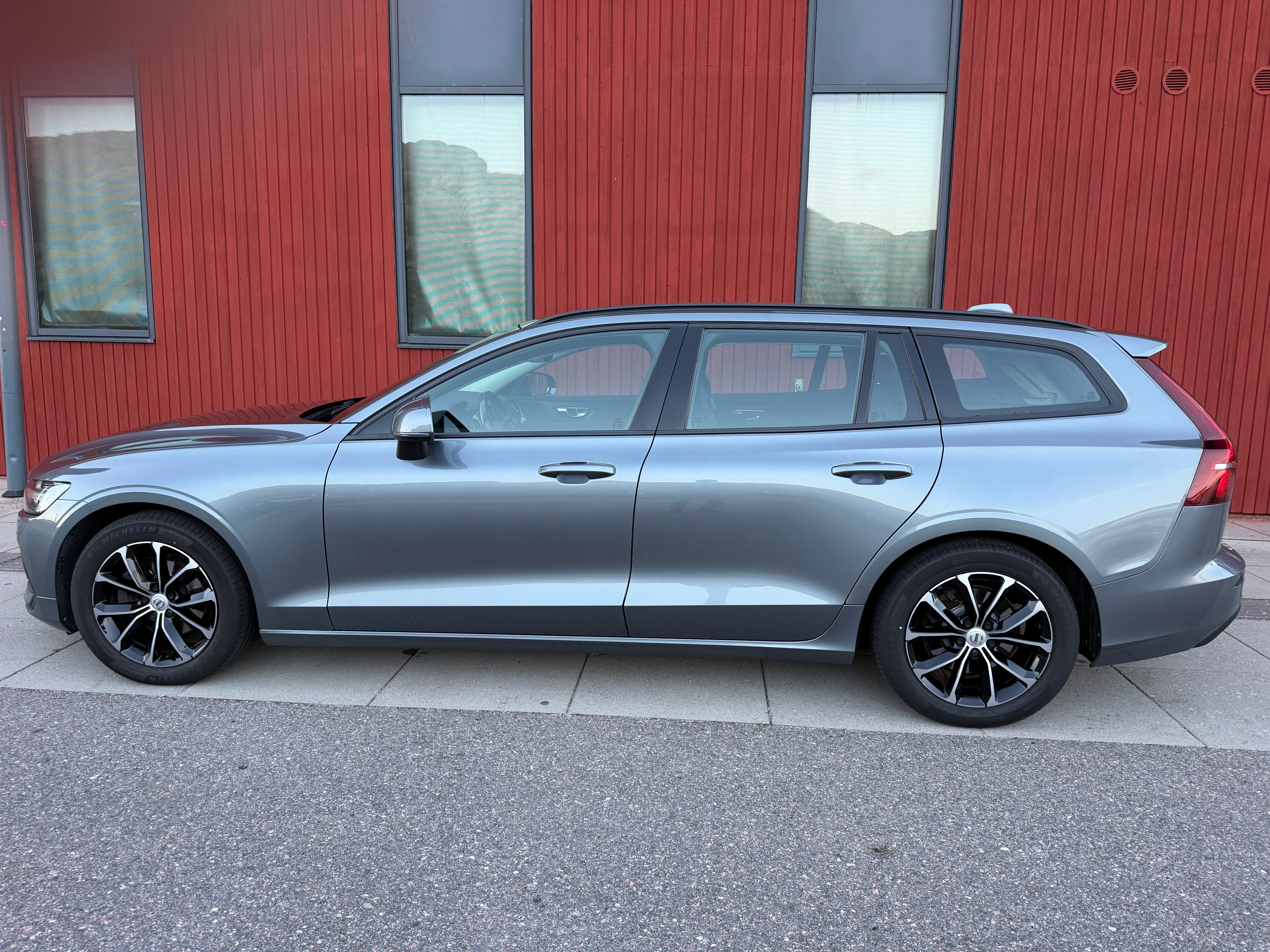 Volvo V60 2019, bild 2/10
