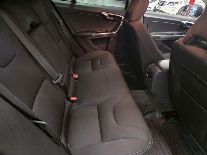 Volvo V60 T3 Manuell 152 Hk Kinetic 2017, bild 7/10