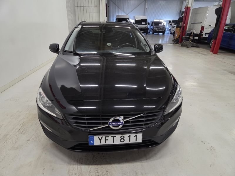 Volvo V60 T3 Manuell 152 Hk Kinetic 2017, bild 2/10