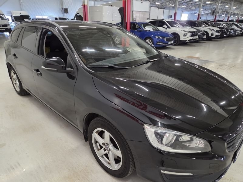 Volvo V60 T3 Manuell 152 Hk Kinetic 2017, bild 3/10
