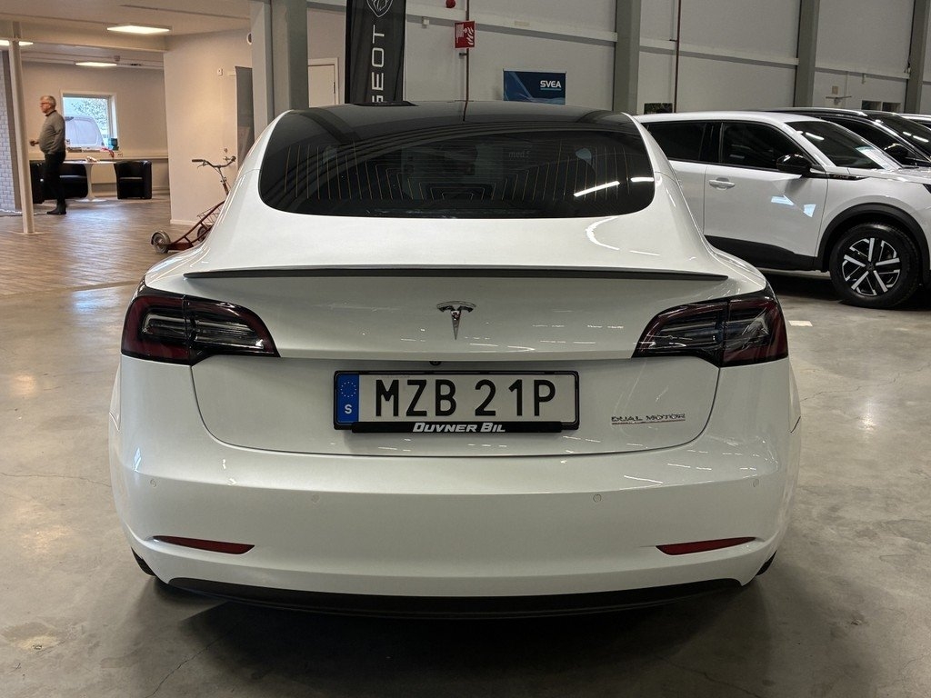 Tesla Model 3 Performance 2020, kuva 4/10