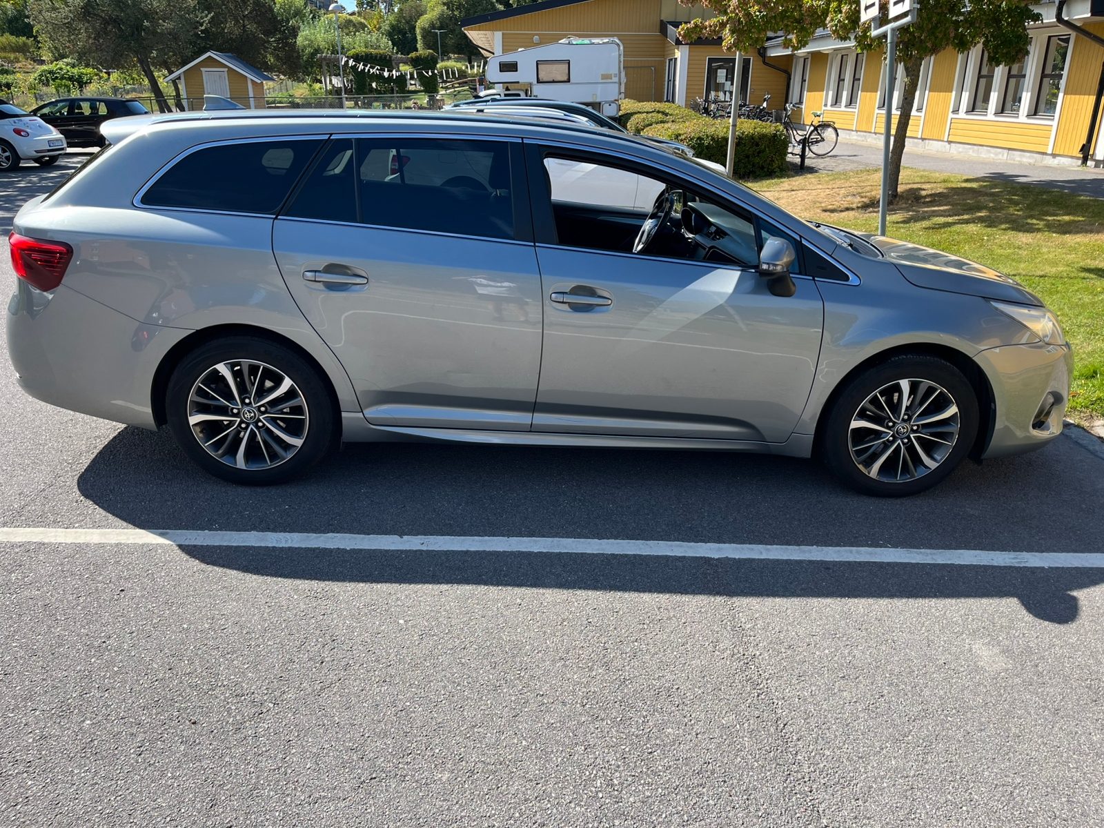 Toyota Avensis 2016, photo 4/10