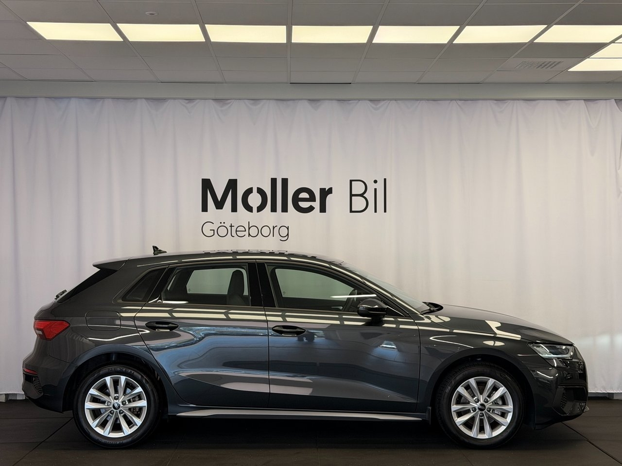 Audi A3 Sportback 35 TFSI Proline 2024, bild 2/14