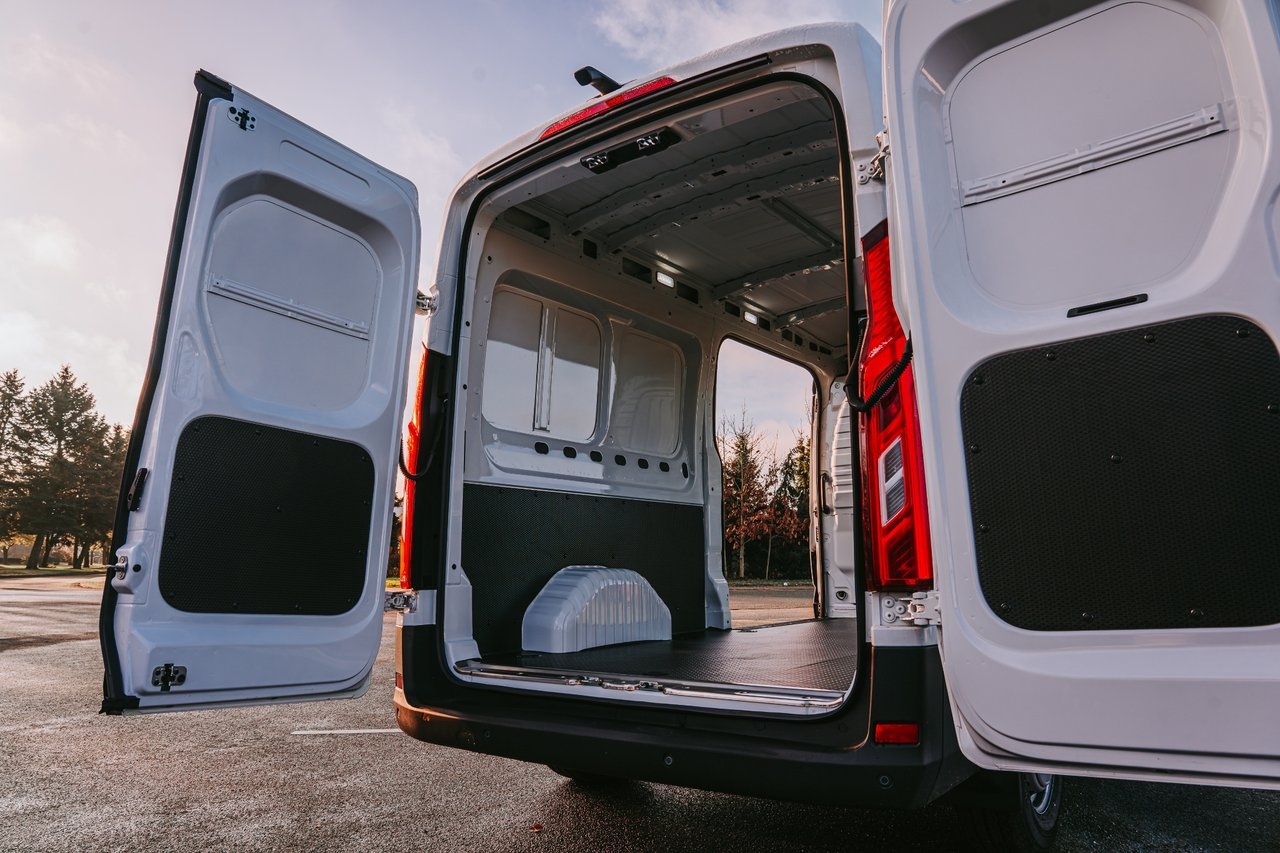 Maxus Deliver 9 L3H2 2.0 Diesel 150 Hk 2026, bild 5/10