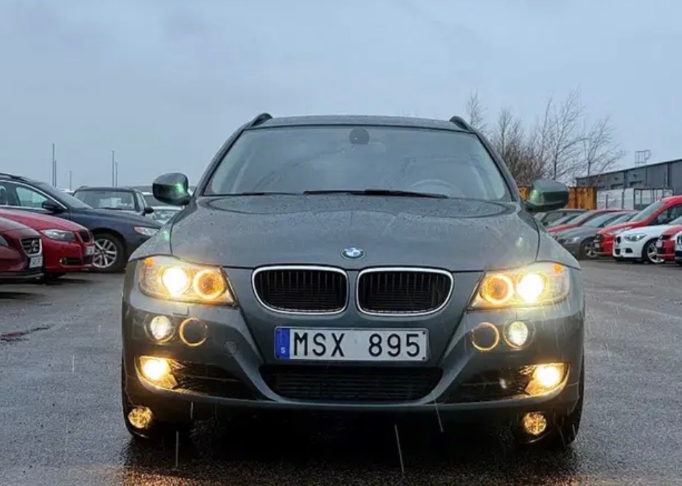 BMW 320 d Touring Manuell 2012, bild 2/8