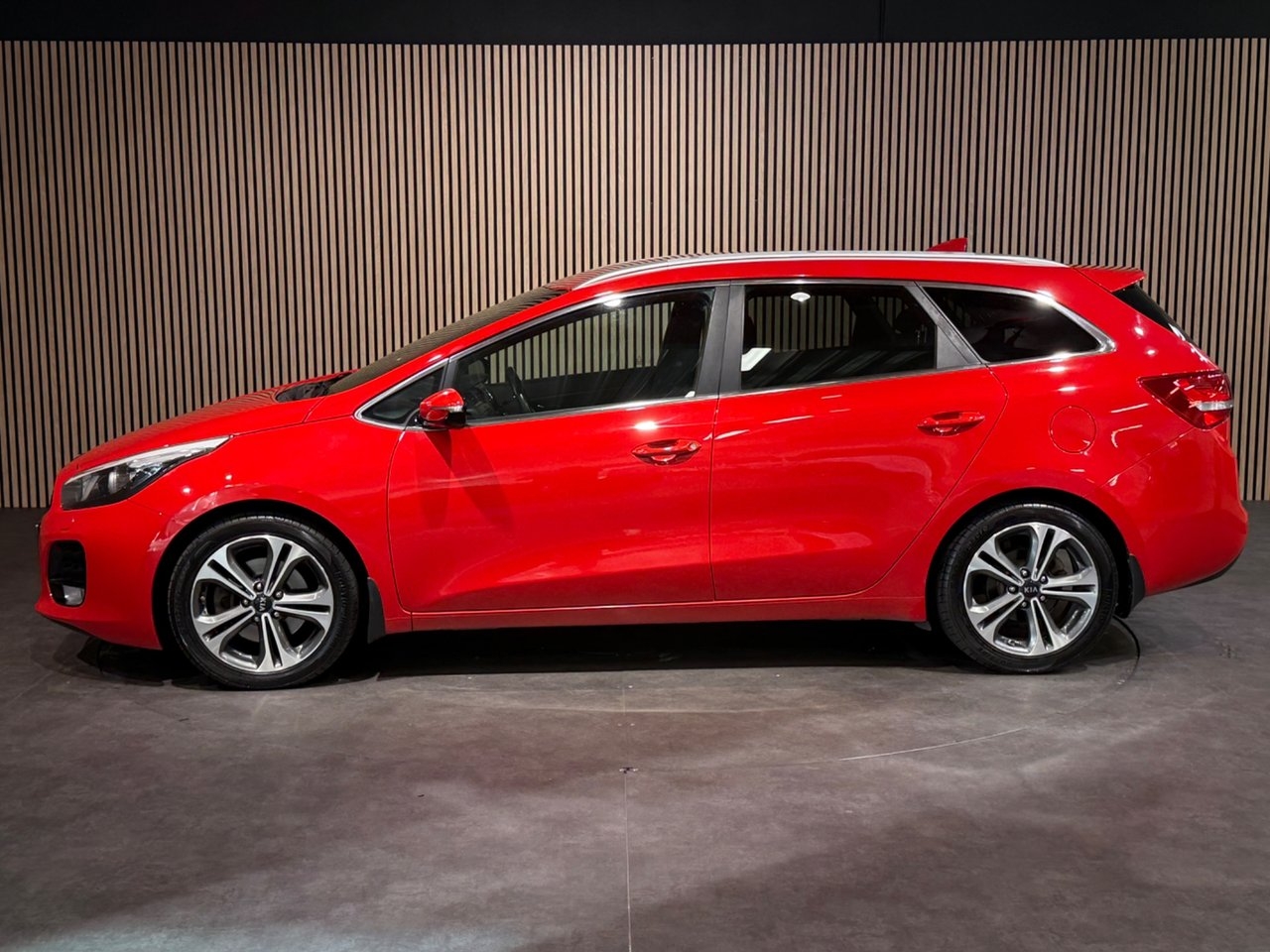 Kia Ceed SW 1.6 CRDi GT-Line 2017, bild 6/10