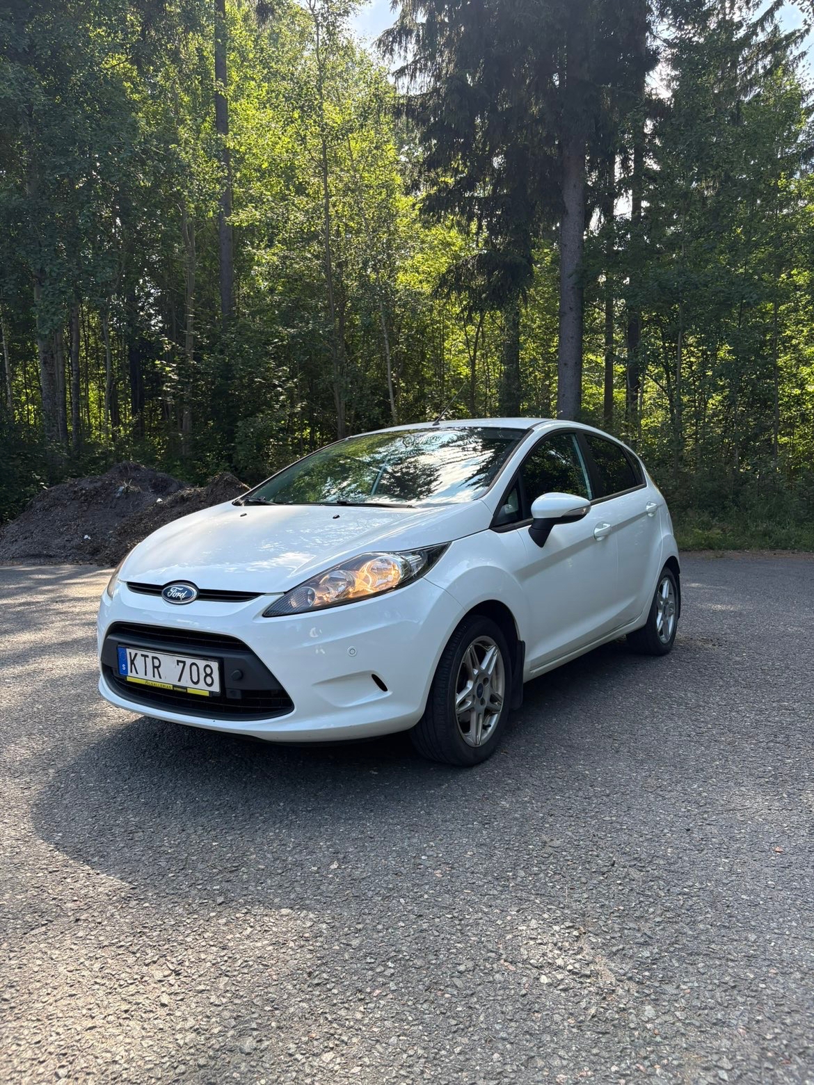Ford Fiesta 5-dörrar 1.25 Manuell 2010, bild 2/6