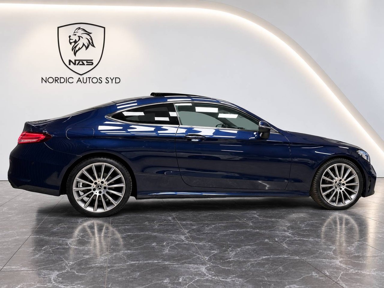 Mercedes-Benz C 220 d Coupé / AMG / Pano 2019, bild 6/10