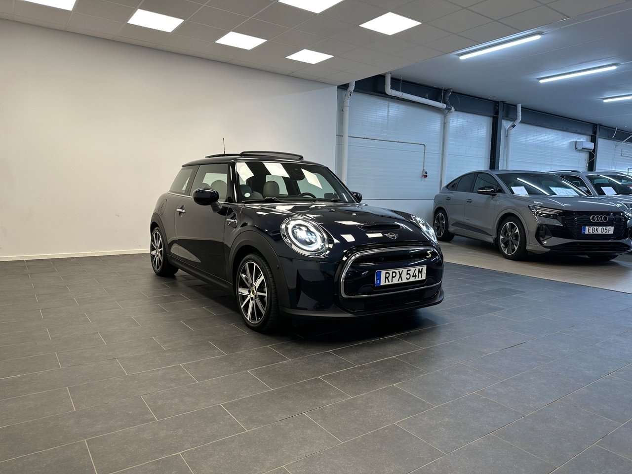 MINI Cooper SE SE Maximise 2023, photo 6/10