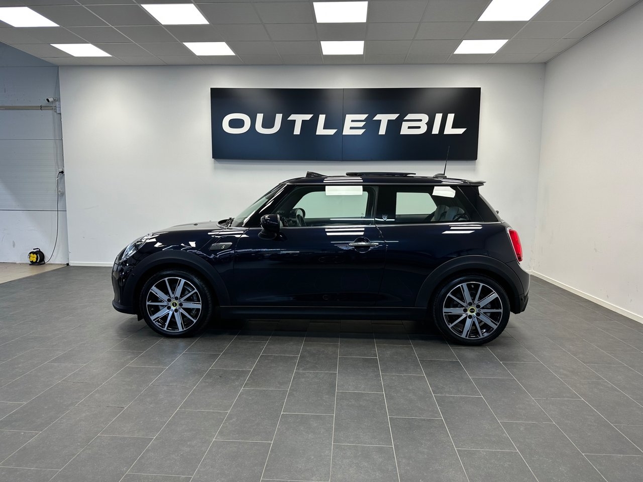 MINI Cooper SE SE Maximise 2023, photo 2/10
