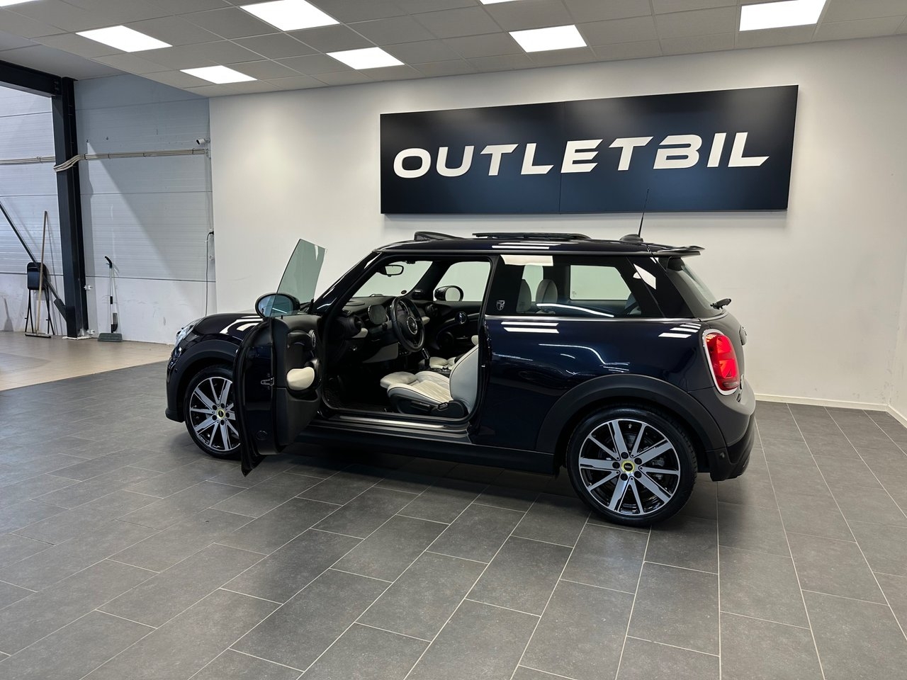 MINI Cooper SE SE Maximise 2023, photo 3/10