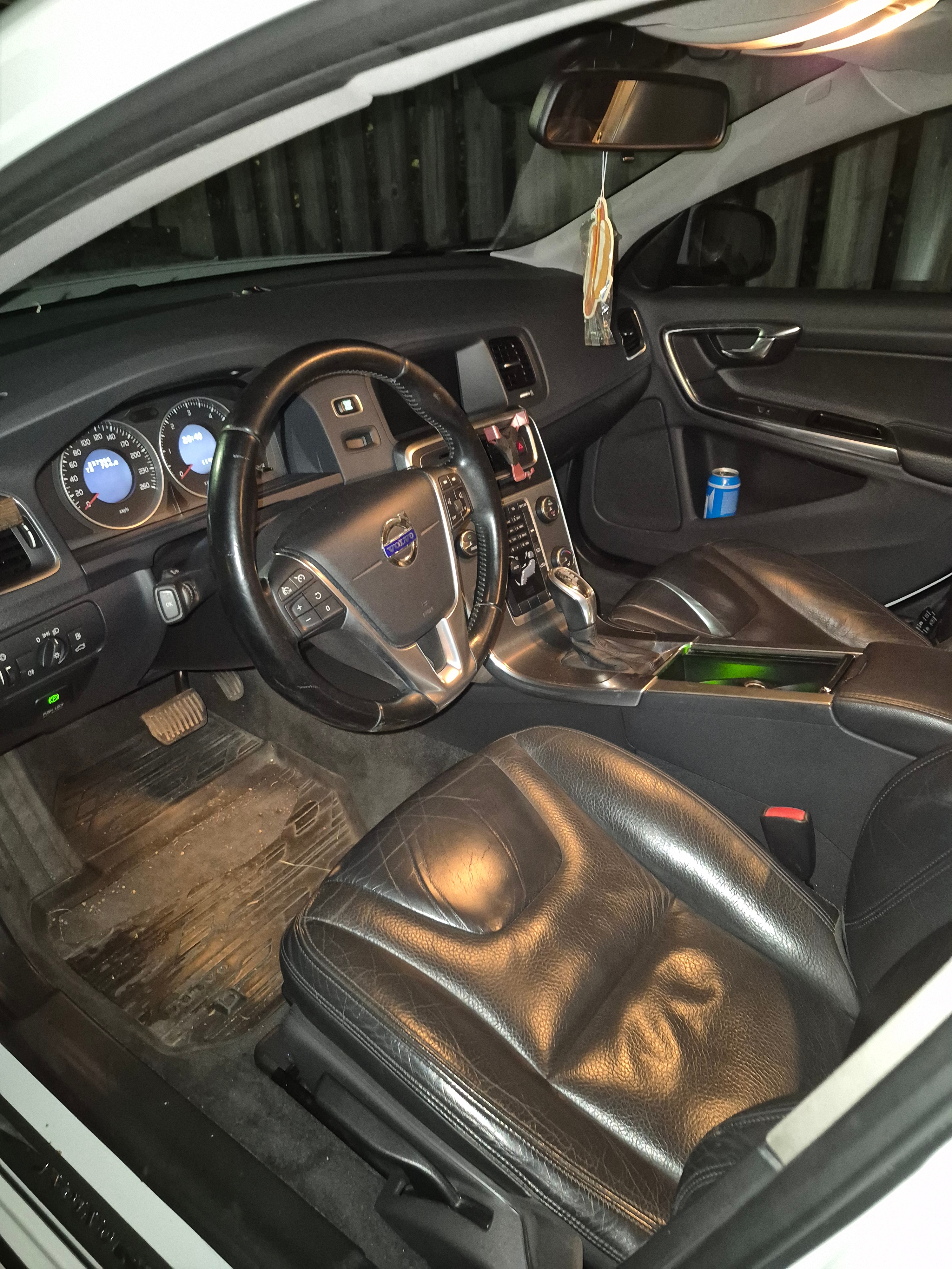 Volvo V60 D4 AWD Geartronic 2013, bild 3/5
