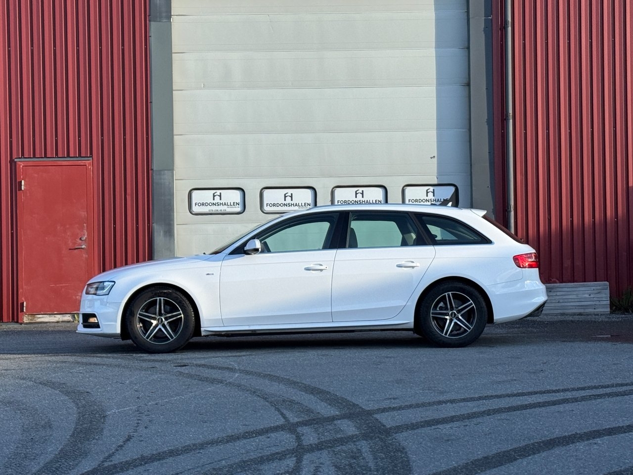 Audi A4 2015, bild 2/10