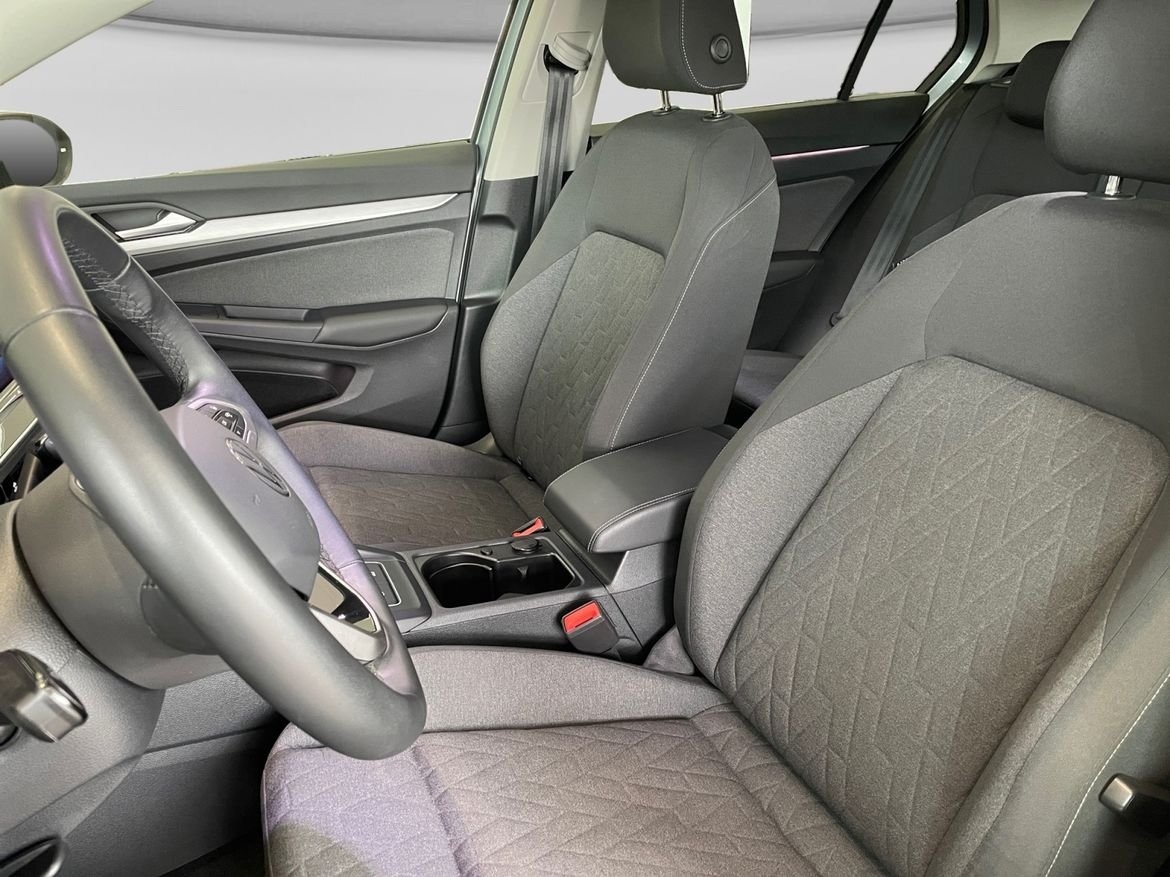Volkswagen Golf 2025, photo 6/11
