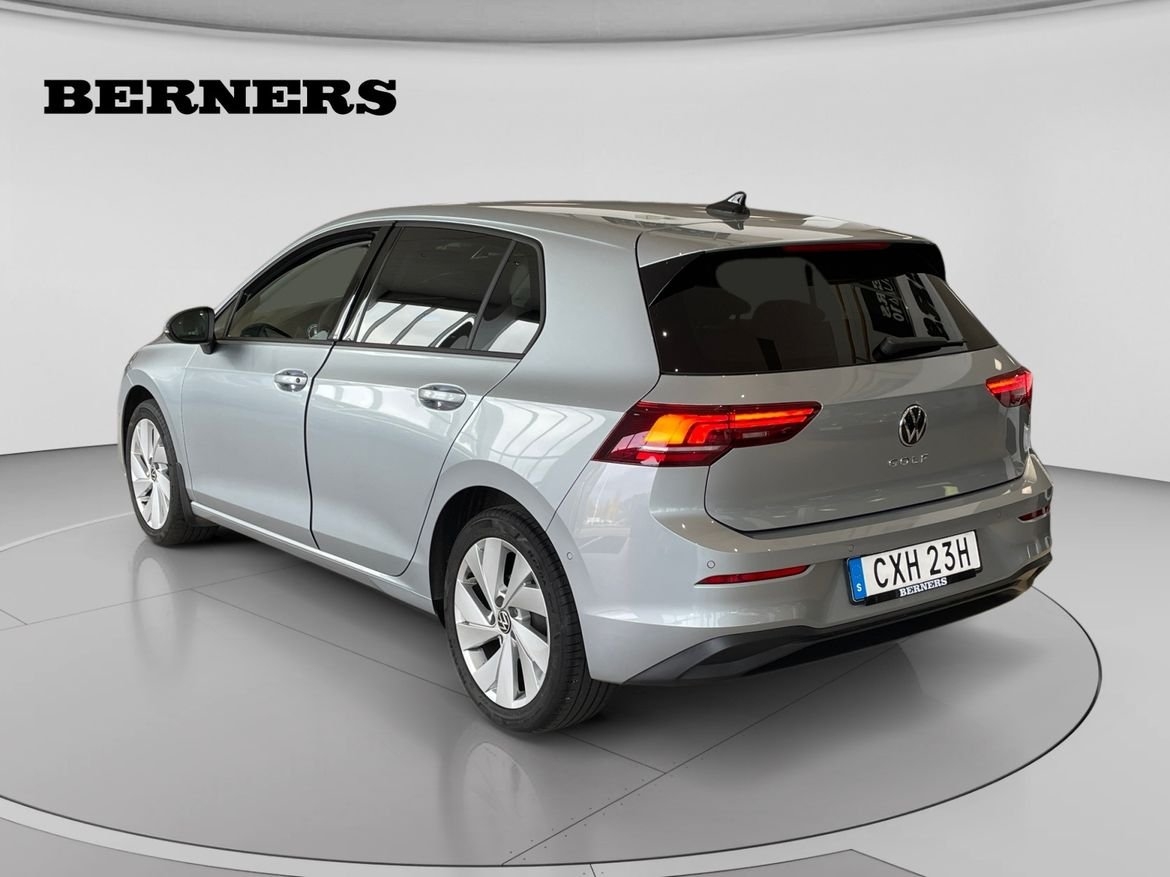 Volkswagen Golf 2025, photo 3/11