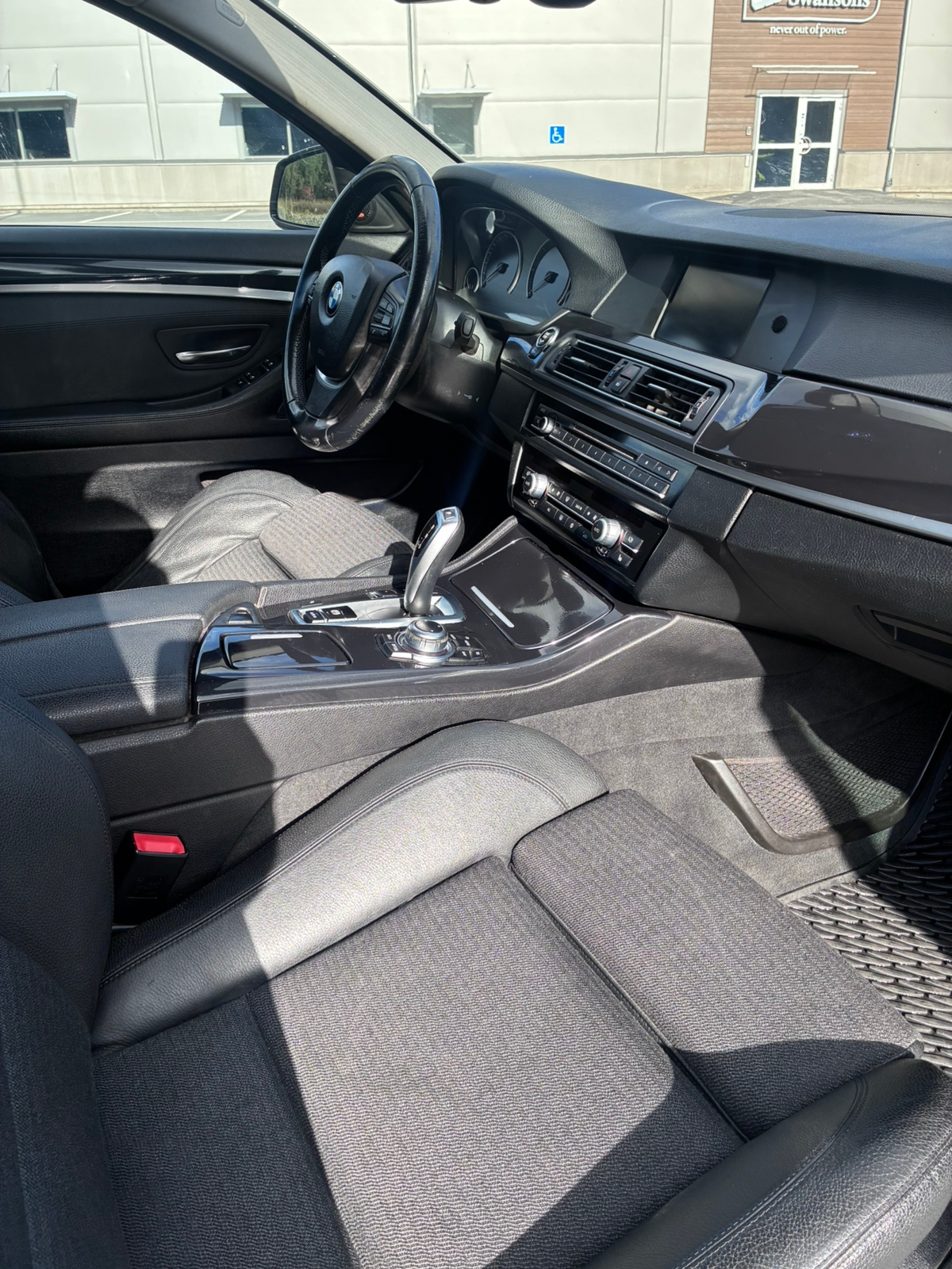 BMW 525 d rwd 2012, bild 4/6