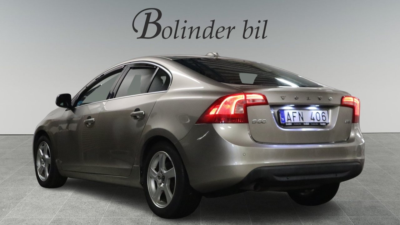 Volvo S60 2011, kuva 6/10