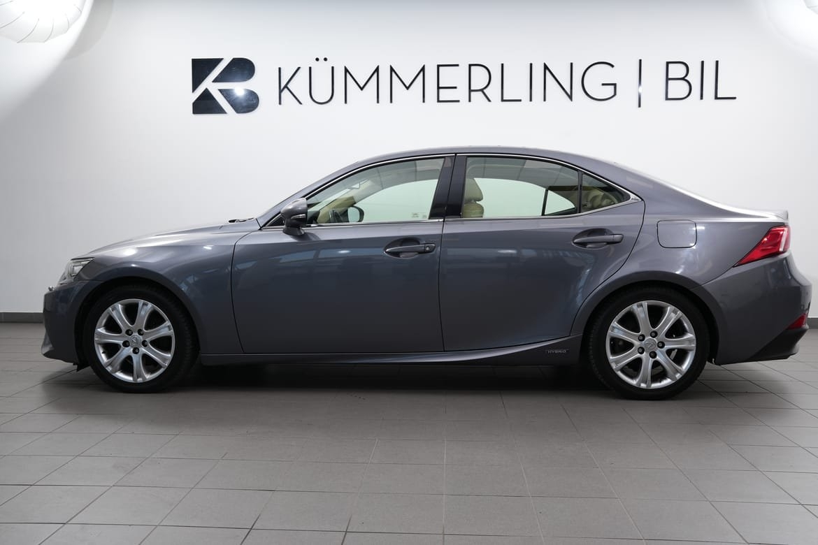 Lexus IS