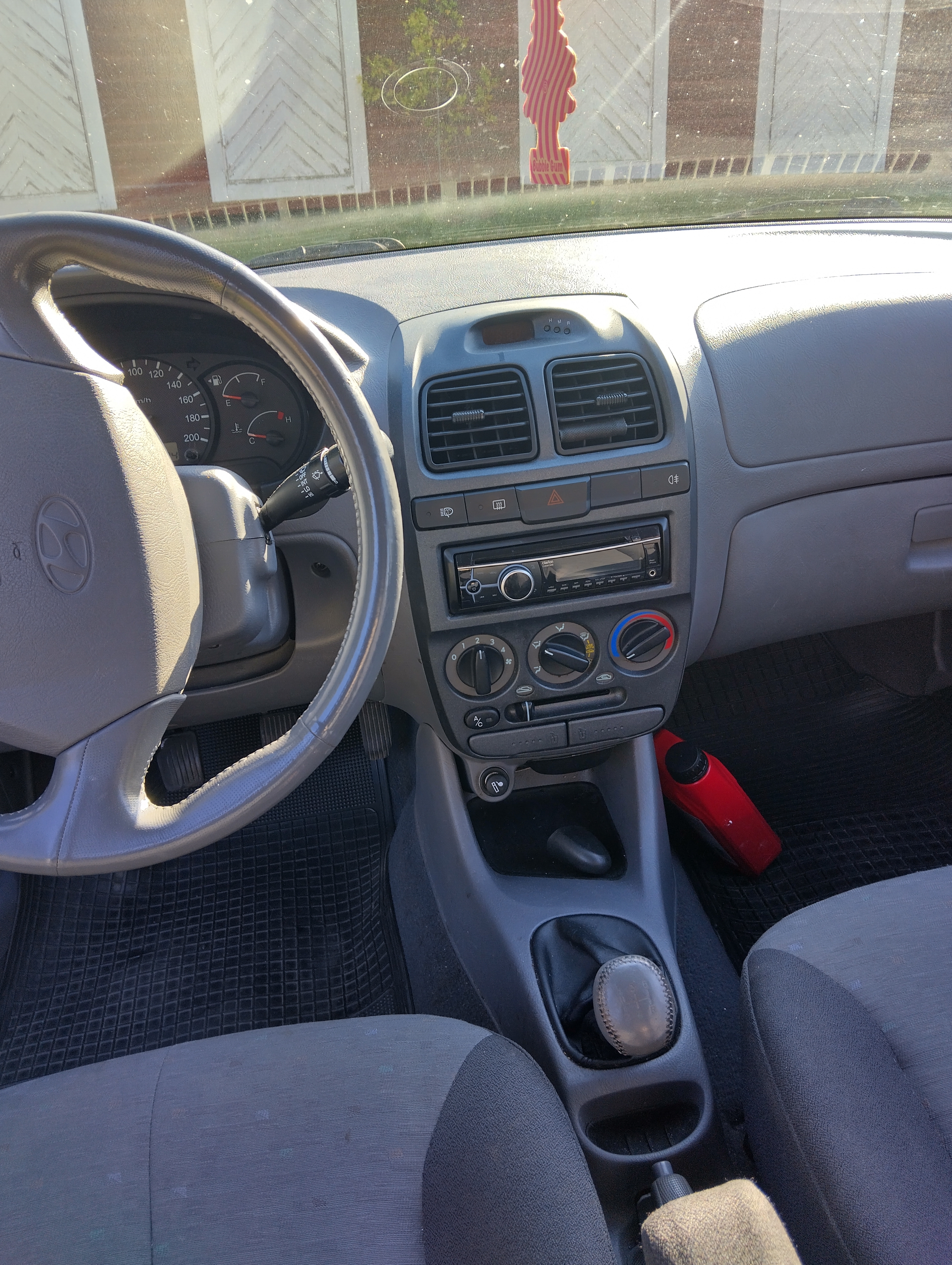 Hyundai Accent 5-dörrar 1.6 Manuell 2005, bild 2/5