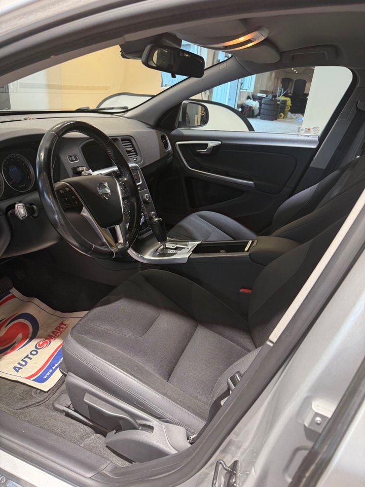 Volvo V60 2.0T Powershift Momentum Drag 2011, bild 6/14