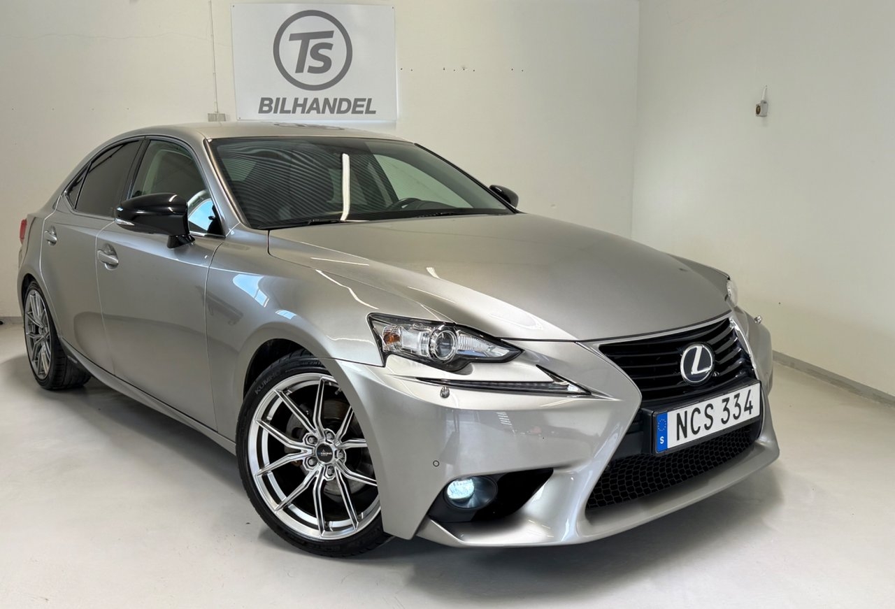 Lexus IS