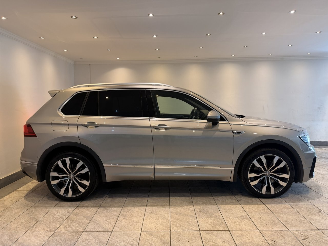 Volkswagen Tiguan 2017, bild 4/10