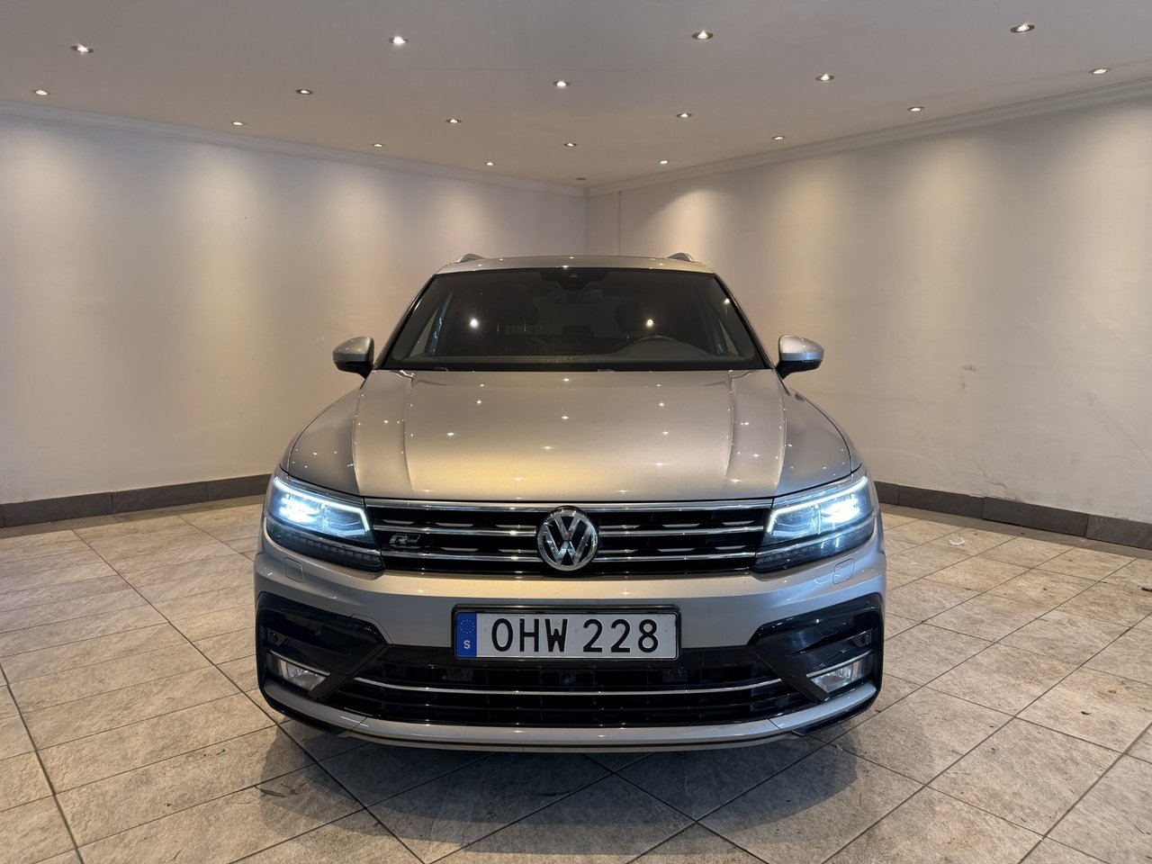 Volkswagen Tiguan 2017, bild 6/10