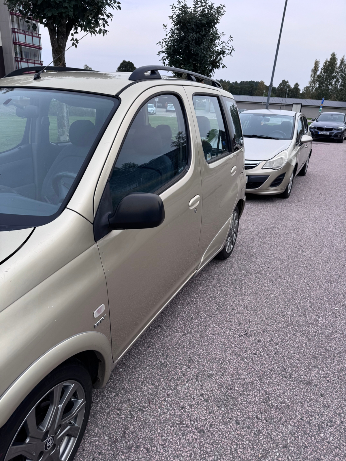 Toyota Yaris Verso 1.3 VVT-i Manuell 2000, bild 2/7